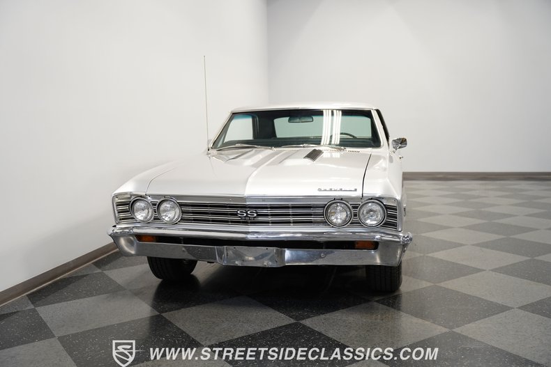 Chevrolet-Chevelle-1967-Silver-Black-25