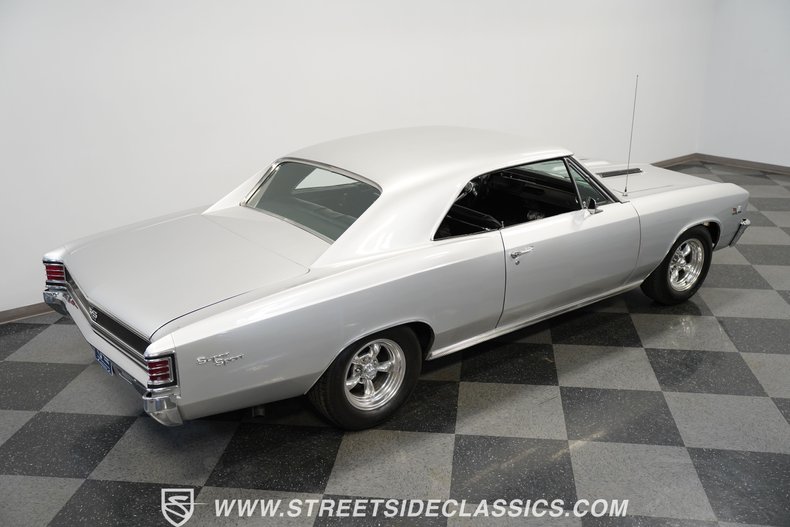 Chevrolet-Chevelle-1967-Silver-Black-32
