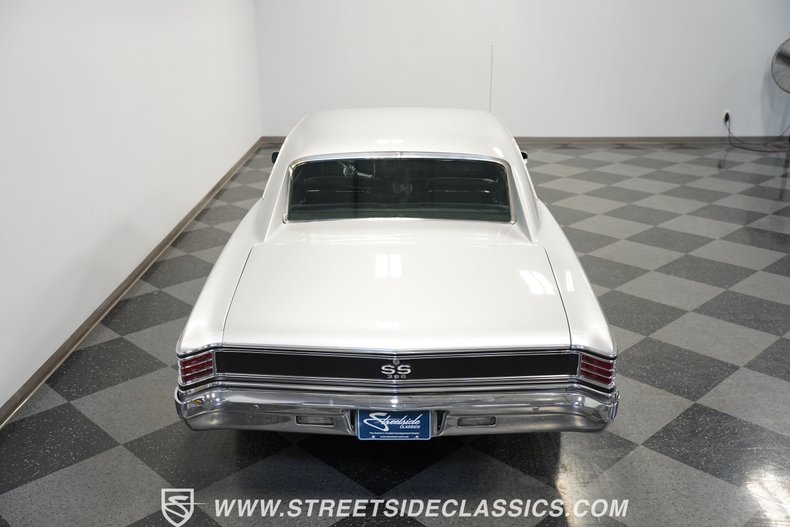 Chevrolet-Chevelle-1967-Silver-Black-33