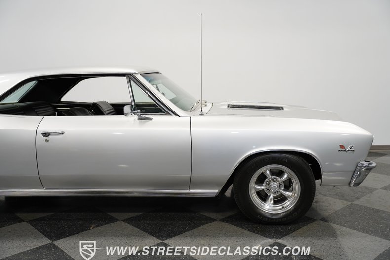 Chevrolet-Chevelle-1967-Silver-Black-37