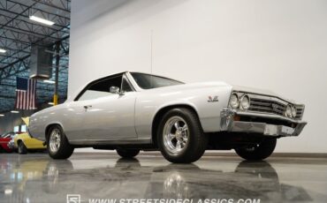 Chevrolet-Chevelle-1967-Silver-Black-38