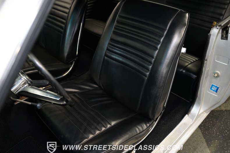 Chevrolet-Chevelle-1967-Silver-Black-42