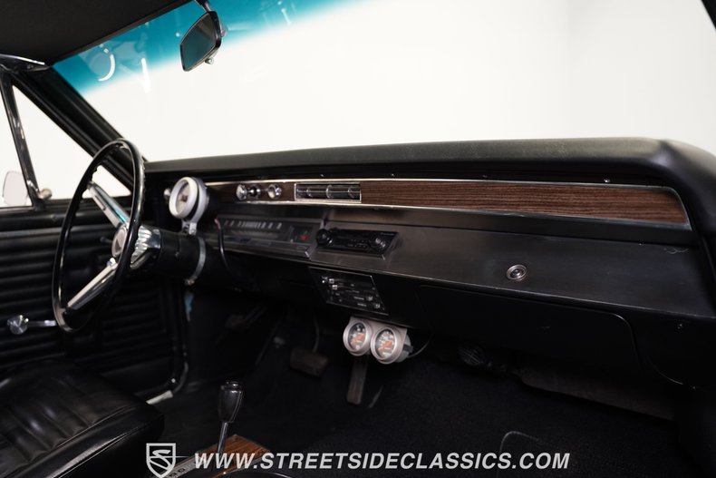 Chevrolet-Chevelle-1967-Silver-Black-47