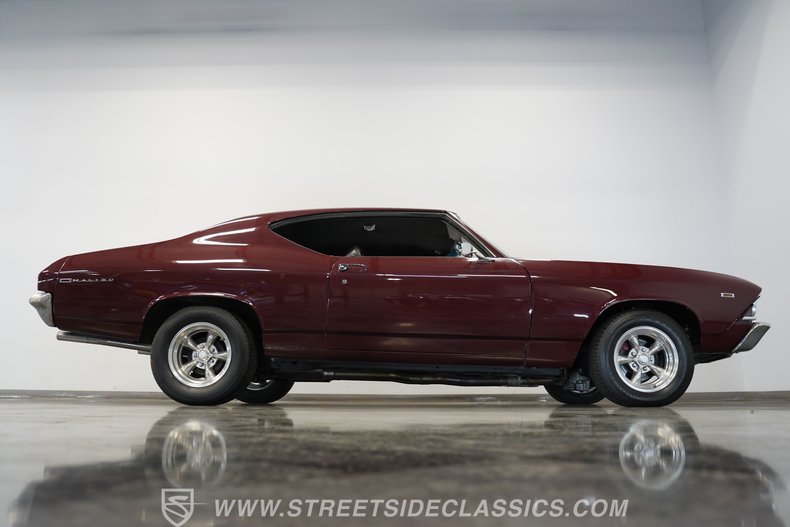 Chevrolet-Chevelle-1969-Burgundy-Black-19