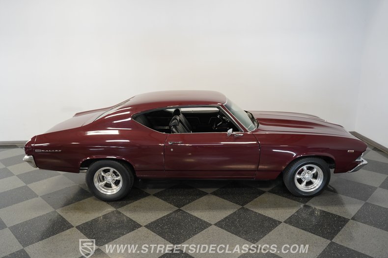 Chevrolet-Chevelle-1969-Burgundy-Black-21