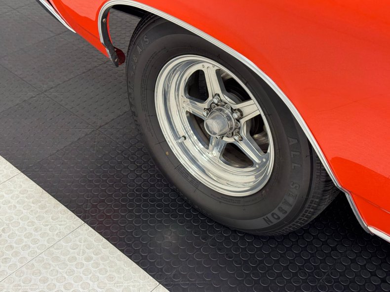 Chevrolet-Chevelle-1969-Hugger-Orange-Black-11