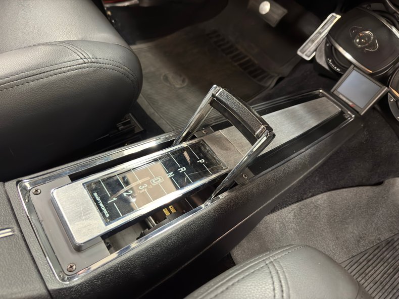 Chevrolet-Chevelle-1969-Hugger-Orange-Black-2