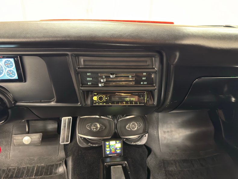 Chevrolet-Chevelle-1969-Hugger-Orange-Black-26