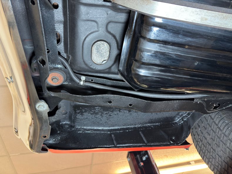 Chevrolet-Chevelle-1969-Hugger-Orange-Black-48