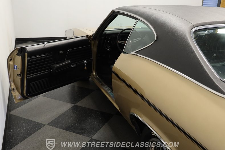 Chevrolet-Chevelle-1969-Olympic-Gold-Black-20