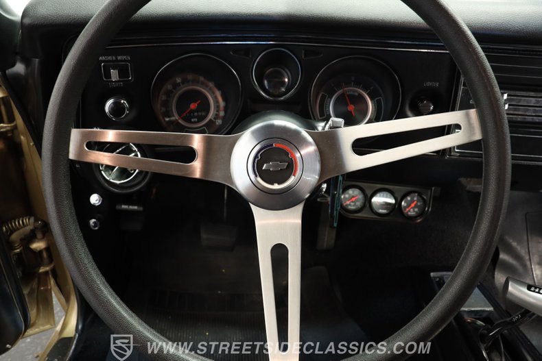 Chevrolet-Chevelle-1969-Olympic-Gold-Black-23