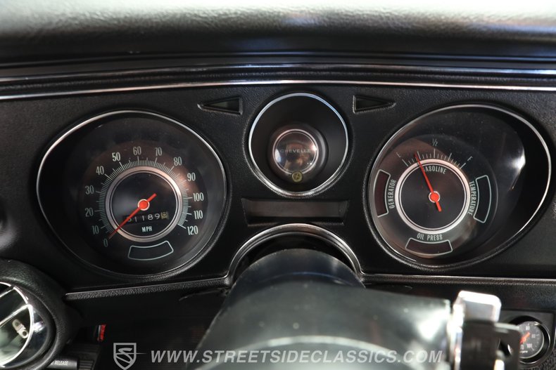 Chevrolet-Chevelle-1969-Olympic-Gold-Black-24