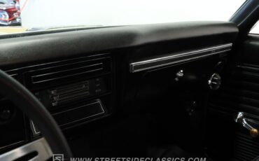 Chevrolet-Chevelle-1969-Olympic-Gold-Black-27