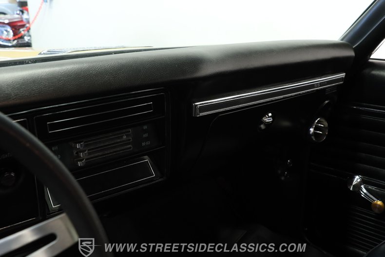 Chevrolet-Chevelle-1969-Olympic-Gold-Black-27