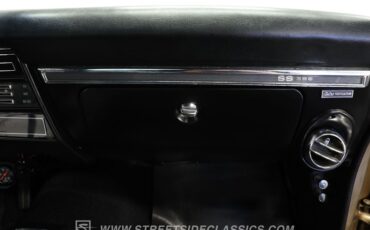 Chevrolet-Chevelle-1969-Olympic-Gold-Black-29