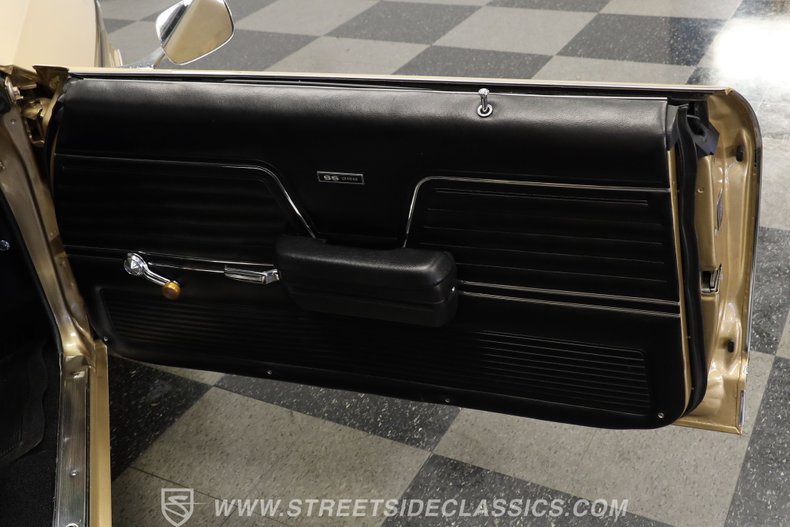 Chevrolet-Chevelle-1969-Olympic-Gold-Black-30