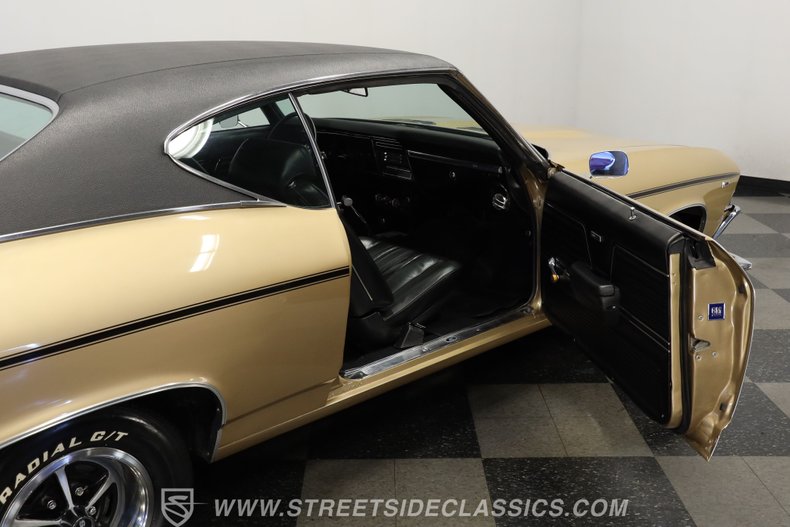 Chevrolet-Chevelle-1969-Olympic-Gold-Black-31