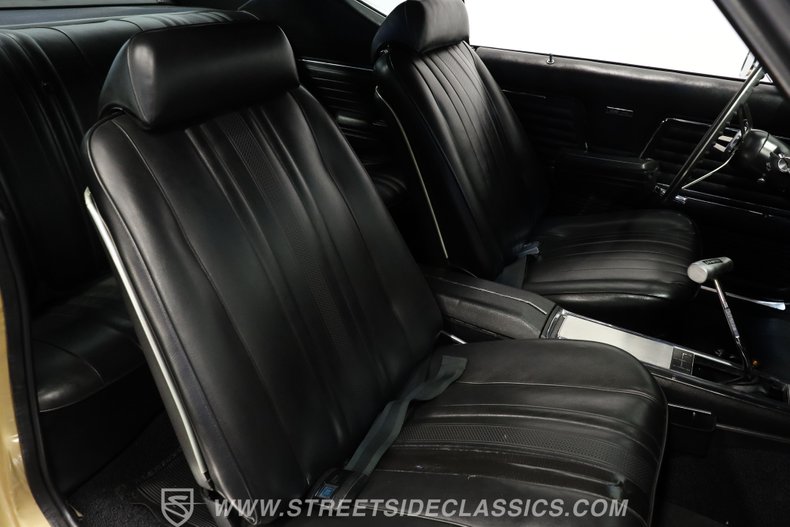 Chevrolet-Chevelle-1969-Olympic-Gold-Black-44