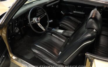 Chevrolet-Chevelle-1969-Olympic-Gold-Black-48