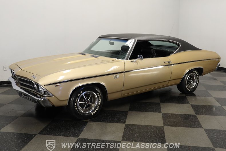 Chevrolet-Chevelle-1969-Olympic-Gold-Black-49