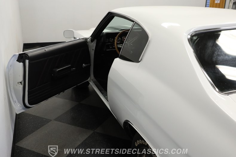 Chevrolet-Chevelle-1970-White-Black-32