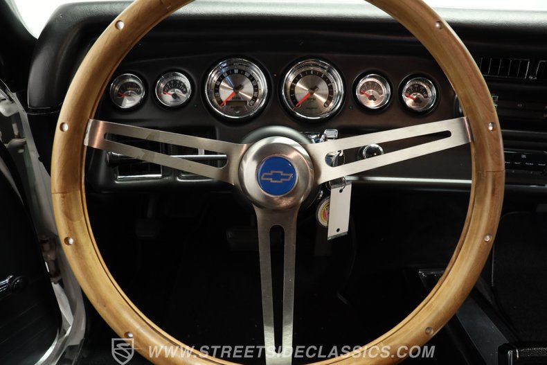 Chevrolet-Chevelle-1970-White-Black-35