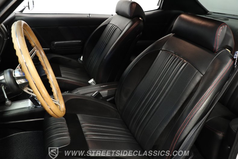 Chevrolet-Chevelle-1970-White-Black-40