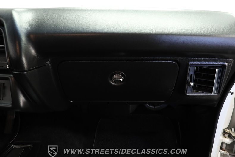 Chevrolet-Chevelle-1970-White-Black-47