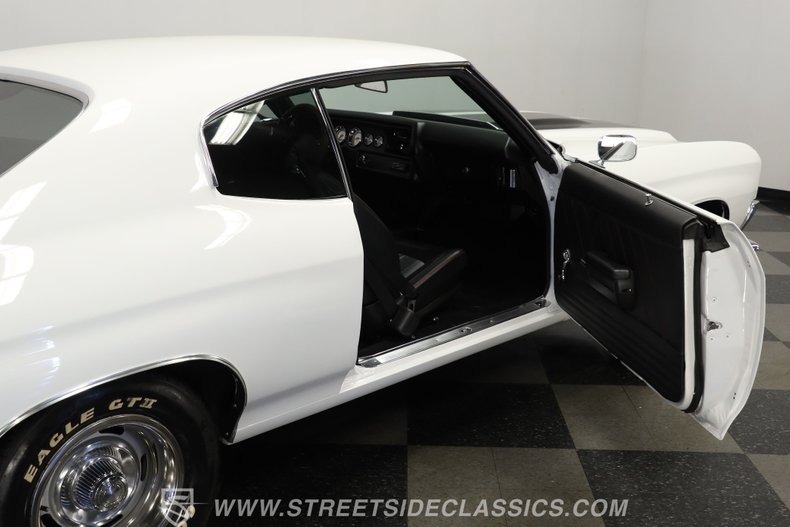 Chevrolet-Chevelle-1970-White-Black-49