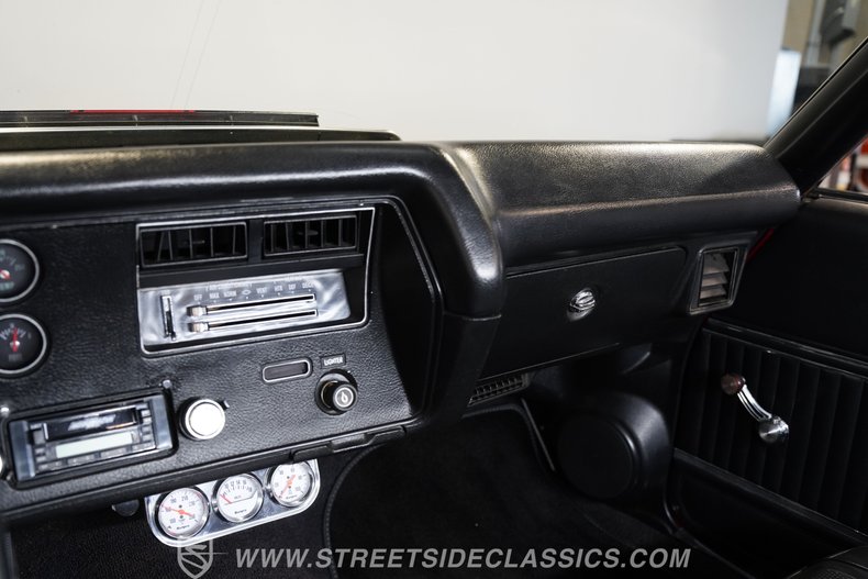 Chevrolet-Chevelle-1972-Red-Black-40