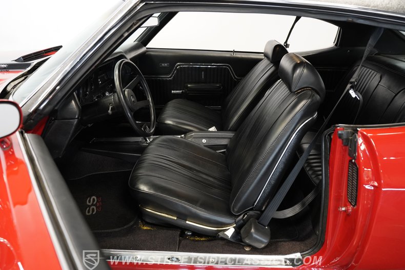 Chevrolet-Chevelle-1972-Red-Black-43