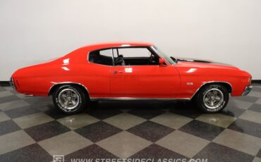 Chevrolet-Chevelle-1972-Torch-Red-Black-17