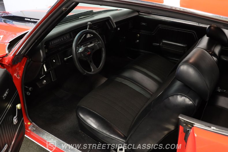 Chevrolet-Chevelle-1972-Torch-Red-Black-2