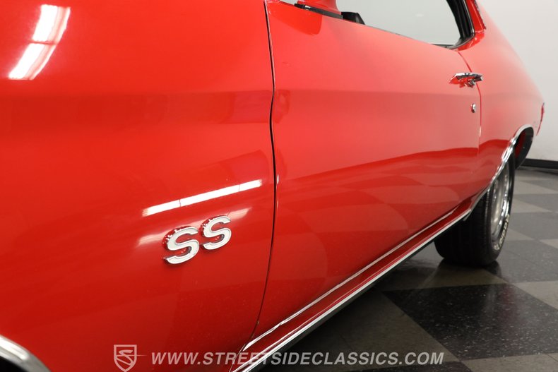 Chevrolet-Chevelle-1972-Torch-Red-Black-3