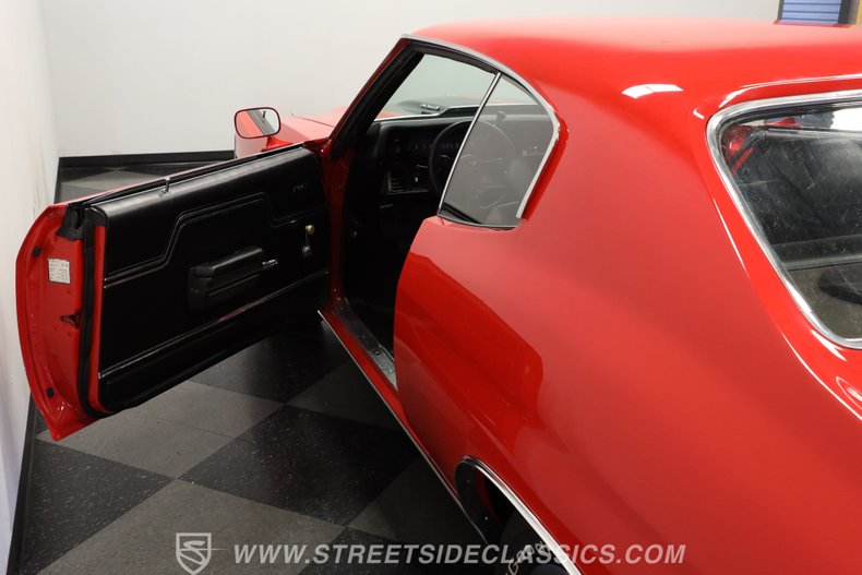 Chevrolet-Chevelle-1972-Torch-Red-Black-34