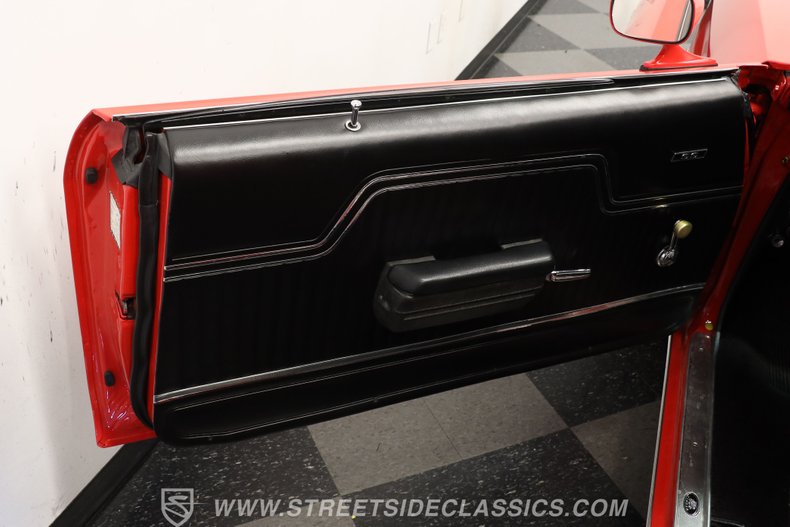 Chevrolet-Chevelle-1972-Torch-Red-Black-35