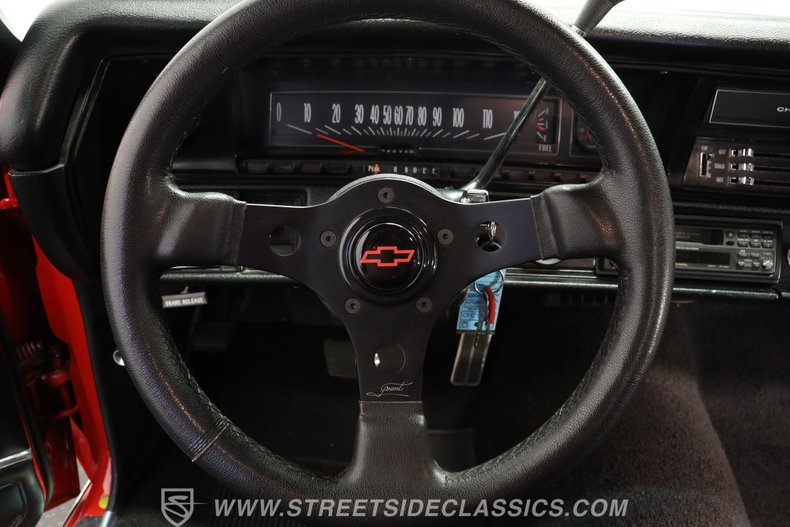 Chevrolet-Chevelle-1972-Torch-Red-Black-37