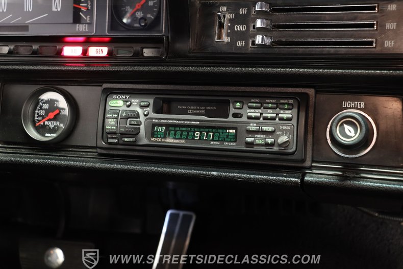 Chevrolet-Chevelle-1972-Torch-Red-Black-40