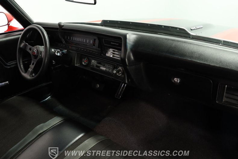 Chevrolet-Chevelle-1972-Torch-Red-Black-47