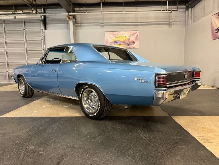 Chevrolet-Chevelle-ss-1967-Glacier-Blue-Black-11