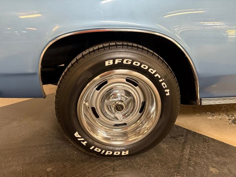 Chevrolet-Chevelle-ss-1967-Glacier-Blue-Black-15