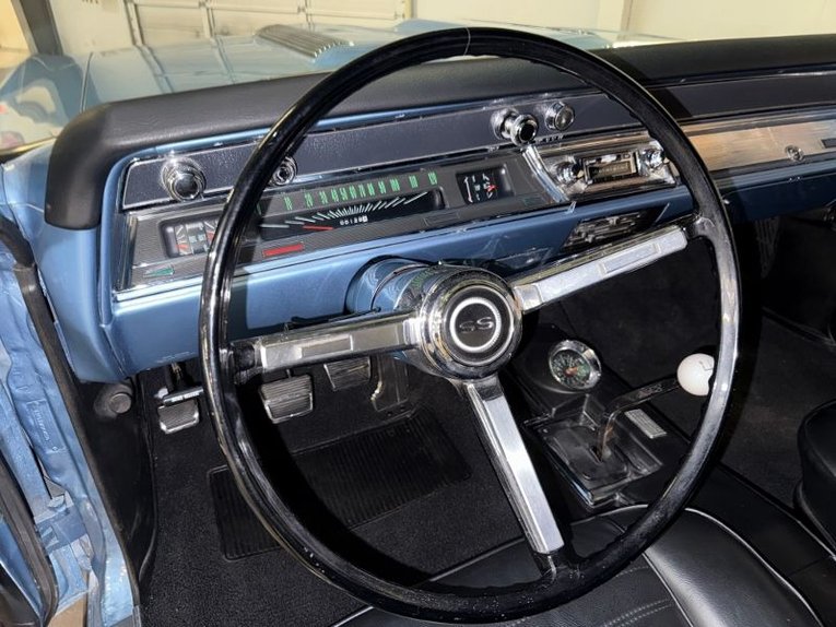 Chevrolet-Chevelle-ss-1967-Glacier-Blue-Black-24
