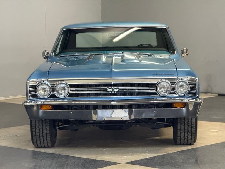 Chevrolet-Chevelle-ss-1967-Glacier-Blue-Black-25