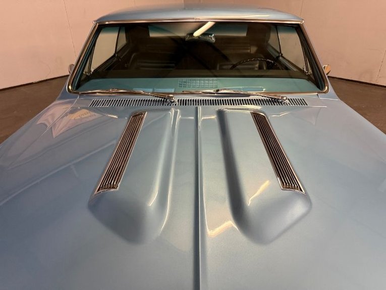 Chevrolet-Chevelle-ss-1967-Glacier-Blue-Black-28