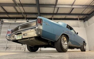 Chevrolet-Chevelle-ss-1967-Glacier-Blue-Black-3