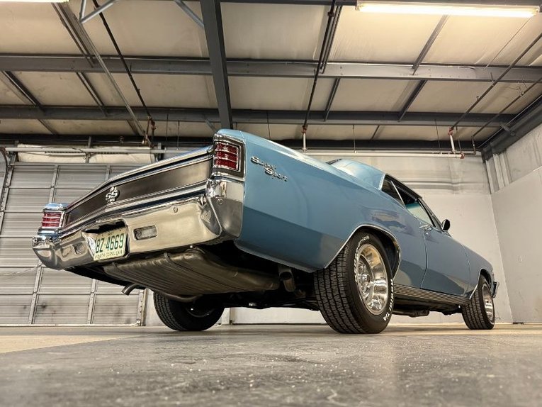 Chevrolet-Chevelle-ss-1967-Glacier-Blue-Black-3