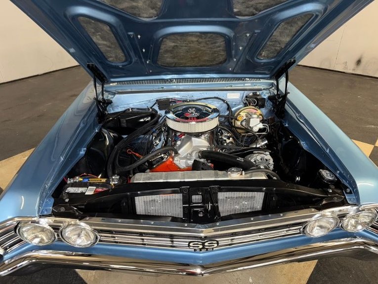 Chevrolet-Chevelle-ss-1967-Glacier-Blue-Black-31