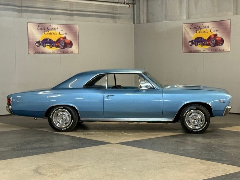 Chevrolet-Chevelle-ss-1967-Glacier-Blue-Black-37