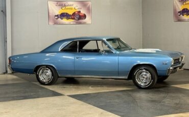 Chevrolet-Chevelle-ss-1967-Glacier-Blue-Black-39
