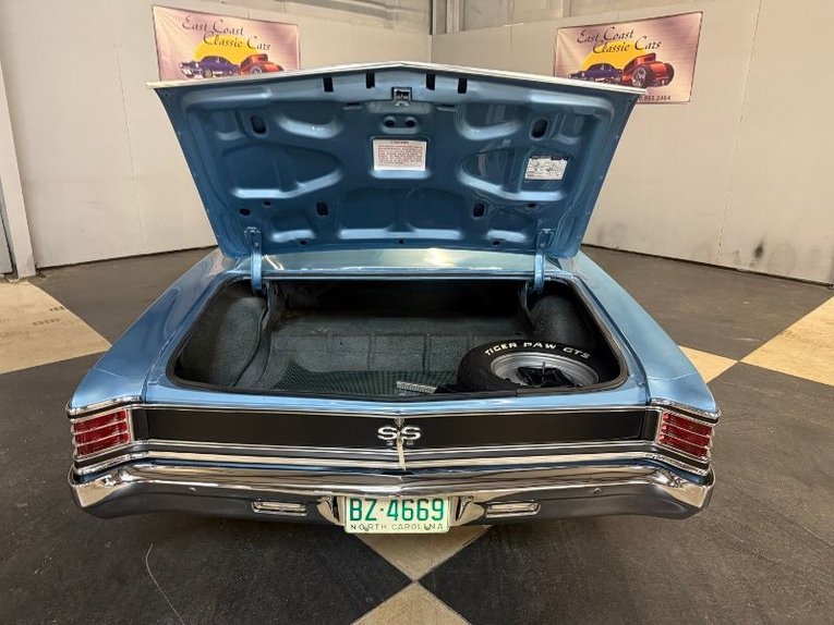 Chevrolet-Chevelle-ss-1967-Glacier-Blue-Black-4